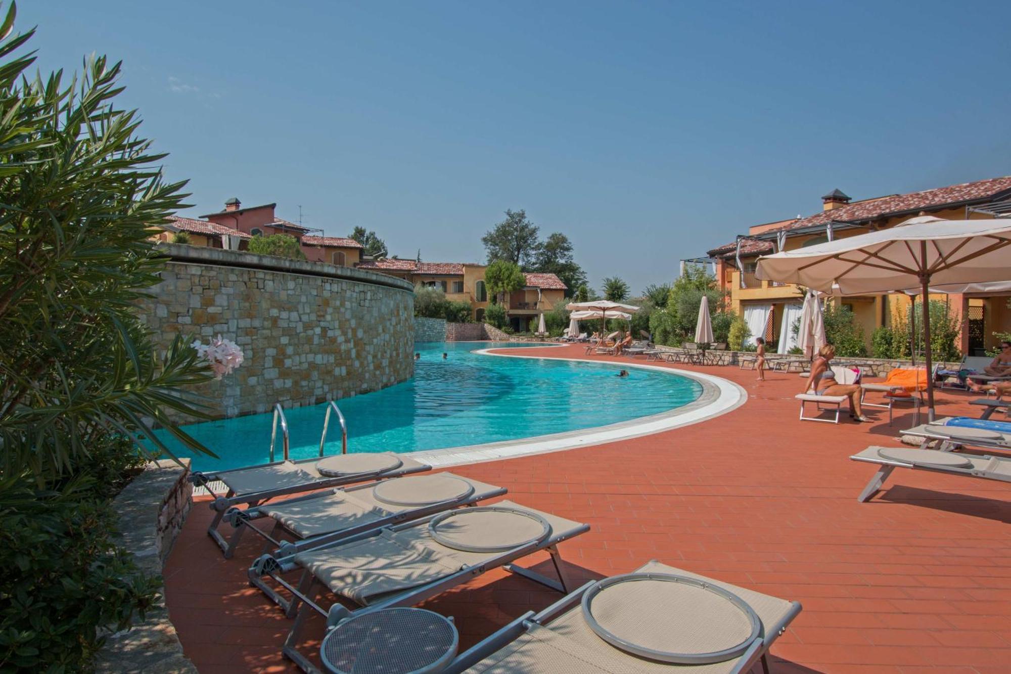 Borgo Del Torchio Apartments By Wonderful Italy Manerba del Garda Exterior foto