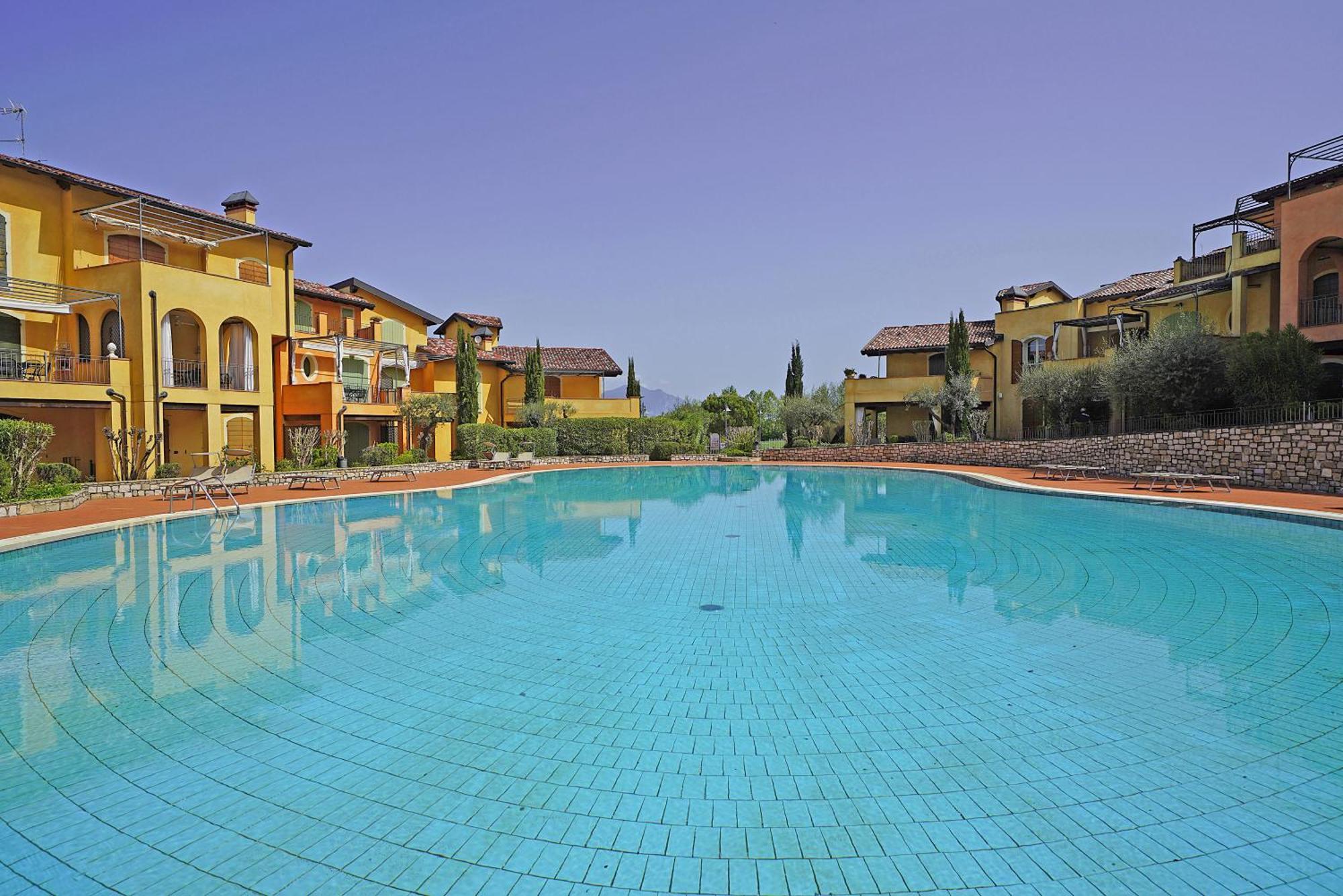 Borgo Del Torchio Apartments By Wonderful Italy Manerba del Garda Exterior foto
